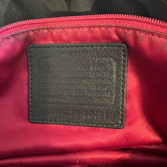 Coach Authentic - Picture 2 of 2